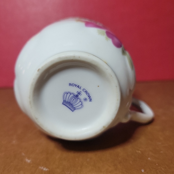 Vintage ROYAL CROWN bone china Teacup And Snack Plate Set-rare Find - Picture 6 of 6